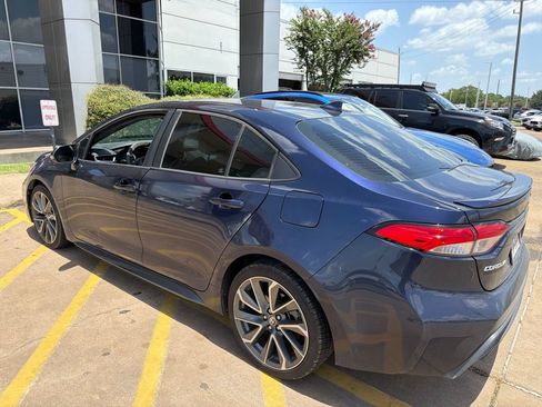 Used 2022 Toyota Corolla SE FWD image 2