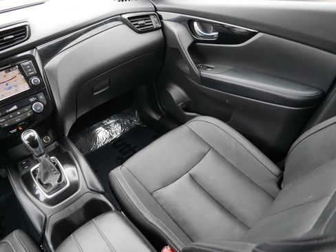 Used 2019 Nissan Rogue Sport SL AWD/4WD image 11