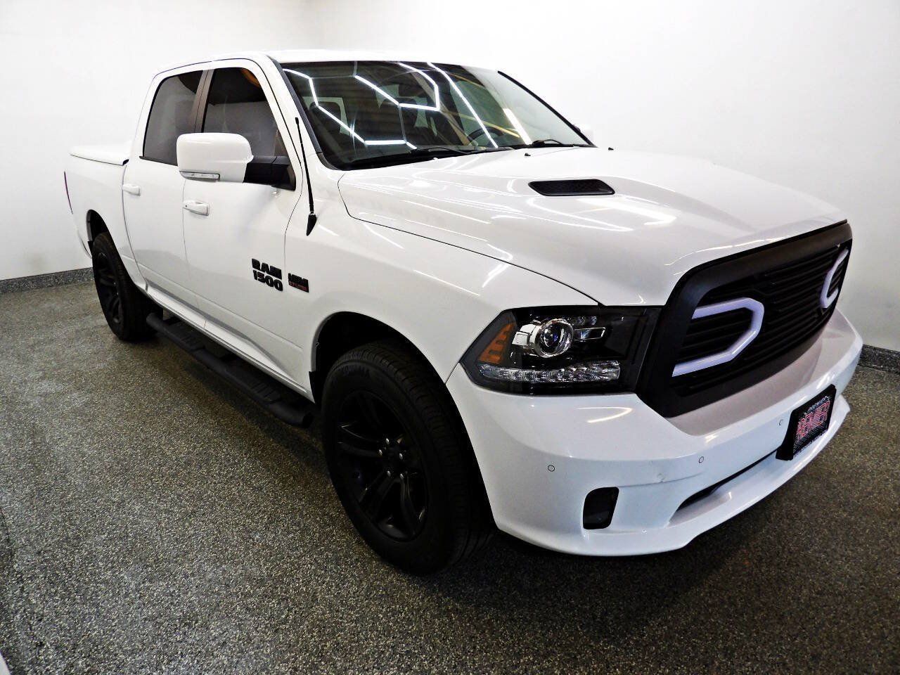 Used 2017 RAM 1500 Sport w/ Convenience Group AWD/4WD image 3