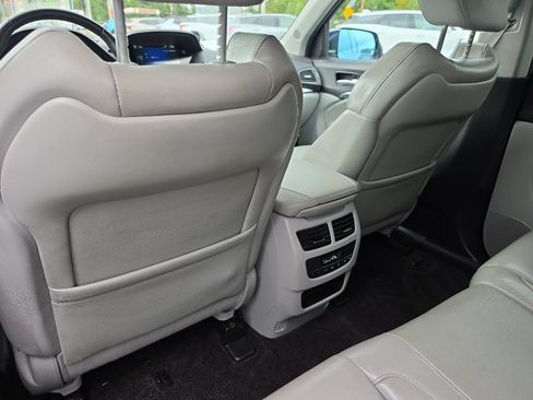 Used 2016 Acura MDX w/ Technology Package AWD/4WD image 21