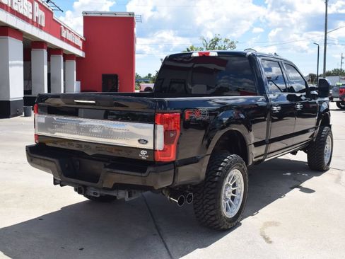Used 2017 Ford F250 Platinum w/ Platinum Ultimate Package AWD/4WD image 3