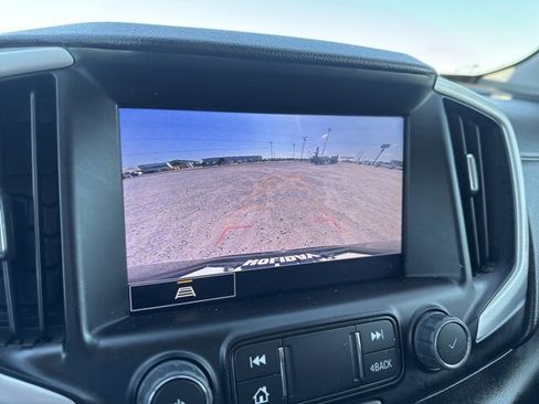 Used 2024 GMC Terrain SLT image 21