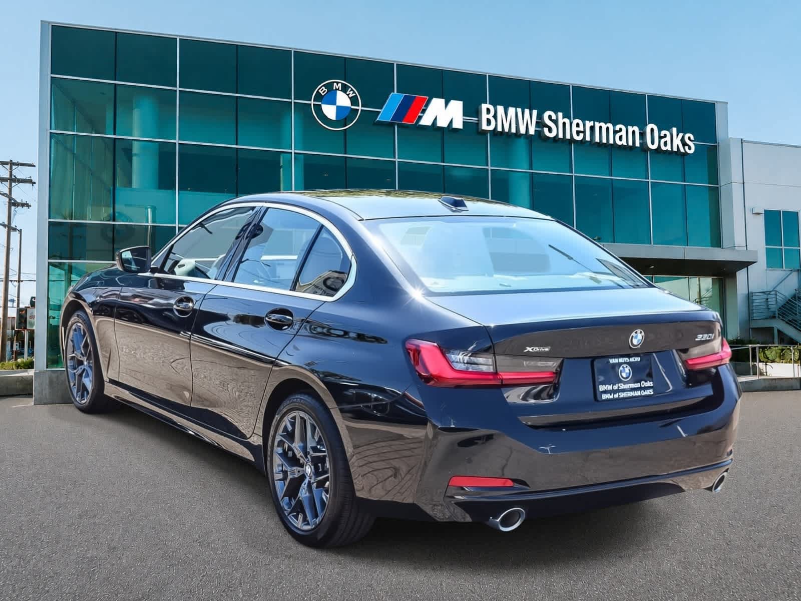 Used 2026 BMW 330i xDrive Sedan AWD/4WD image 6