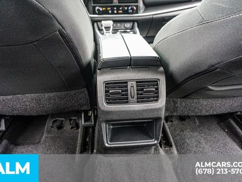 Used 2024 Nissan Rogue S FWD image 31