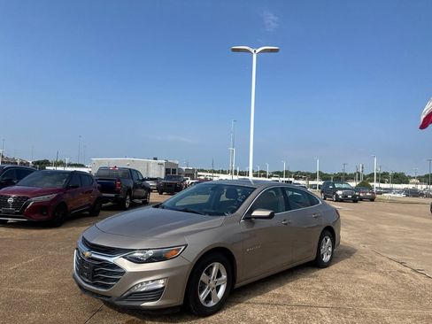Used 2022 Chevrolet Malibu LT FWD image 8