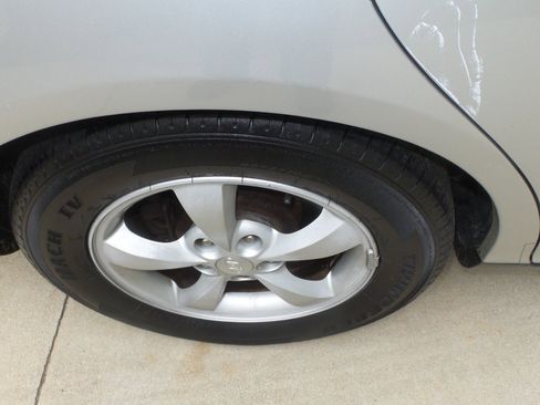 Used 2006 Hyundai Azera SE image 3