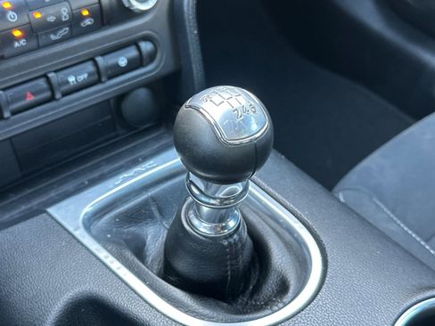 Used 2018 Ford Mustang Coupe image 32