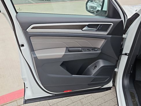 Used 2022 Volkswagen Atlas SE image 14