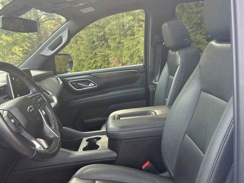 Used 2022 Chevrolet Tahoe Z71 w/ Luxury Package image 19