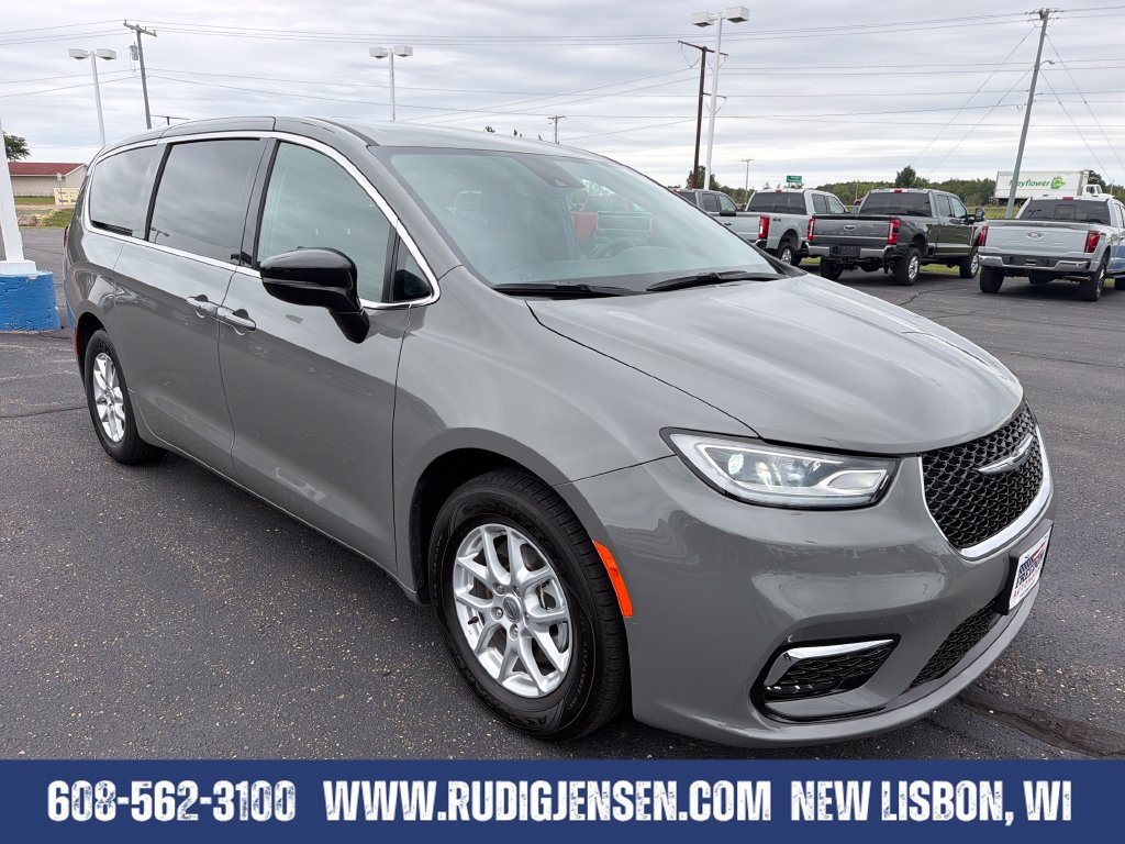 Used 2025 Chrysler Pacifica Select FWD image 7
