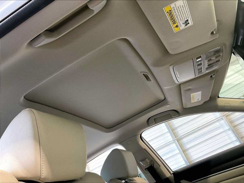 Used 2021 Honda Accord Touring image 23