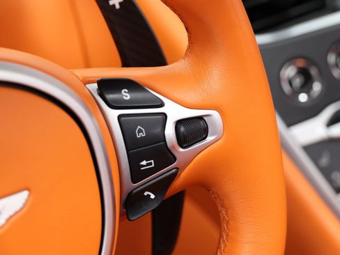 Used 2022 Aston Martin DBS Superleggera Volante RWD image 38