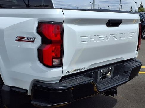 Used 2024 Chevrolet Colorado Z71 w/ Z71 Convenience Package 2 AWD/4WD image 22