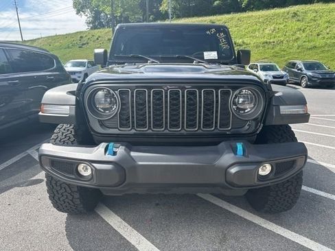 Used 2025 Jeep Wrangler Unlimited Rubicon 4xe w/ Convenience Group AWD/4WD image 5
