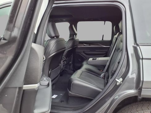New 2026 Jeep Grand Cherokee Altitude AWD/4WD image 25