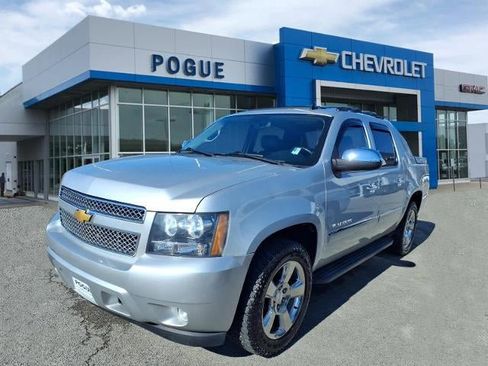 Used 2012 Chevrolet Avalanche LTZ image 4