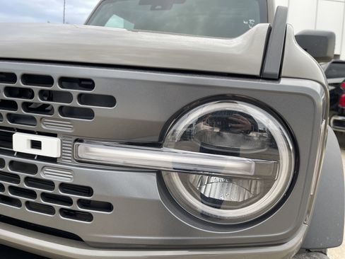 New 2025 Ford Bronco Badlands image 10