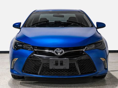 Used 2016 Toyota Camry SE FWD image 3