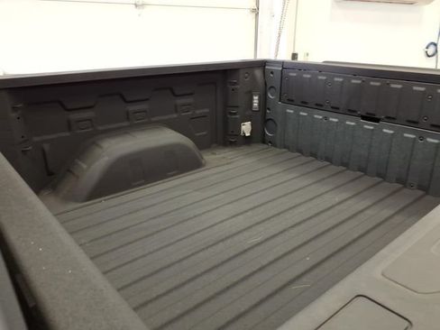 Used 2024 GMC Sierra 1500 SLT w/ SLT Premium Plus Package AWD/4WD image 17