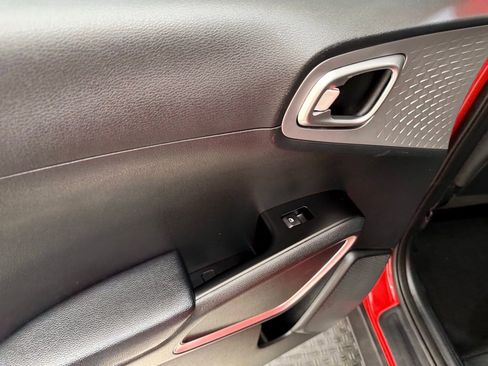 Used 2023 Kia Soul LX w/ LX Technology Package image 15