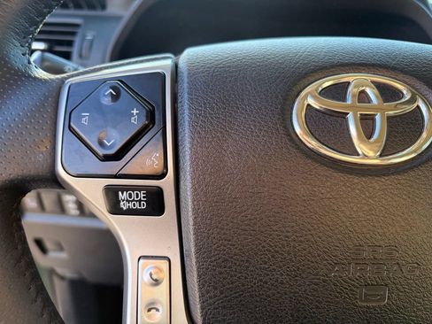 Used 2022 Toyota 4Runner Limited AWD/4WD image 26