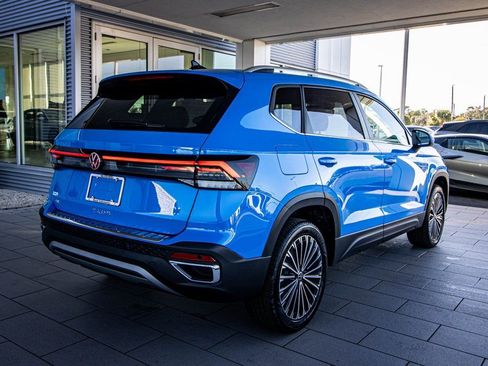 New 2026 Volkswagen Taos SE FWD image 19