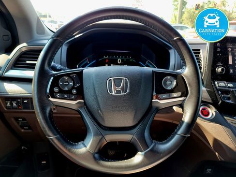 Used 2018 Honda Odyssey Touring image 16