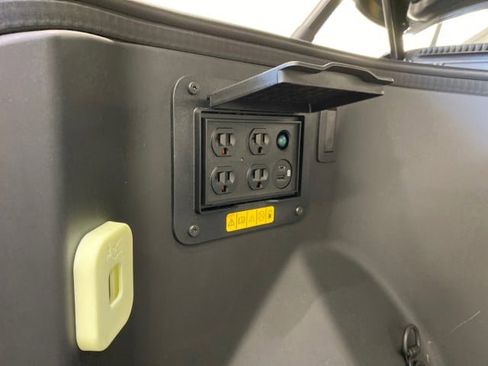 New 2023 Ford F150 Lightning Platinum image 6