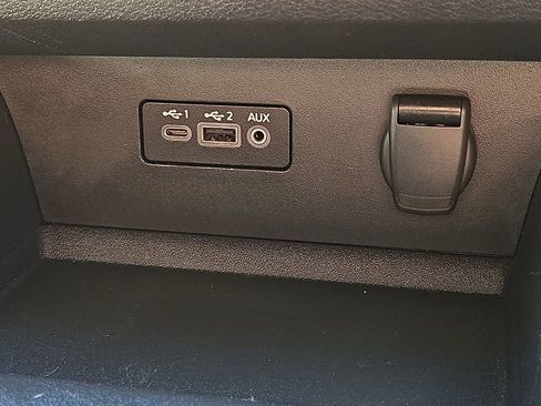 Used 2025 Nissan Altima 2.5 SV image 16