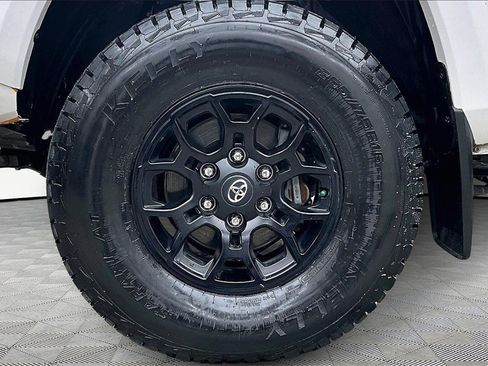 Used 2022 Toyota Tacoma SR5 image 9