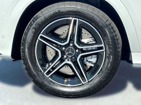 New 2025 Mercedes-Benz GLE 53 AMG 4MATIC image 12