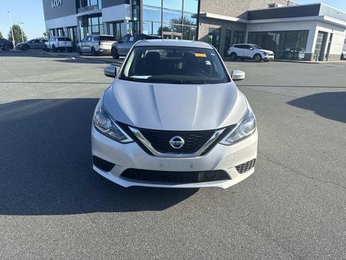 Used 2019 Nissan Sentra SV FWD image 2