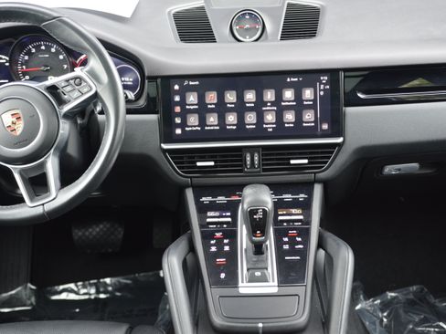 Certified 2023 Porsche Cayenne AWD/4WD image 20