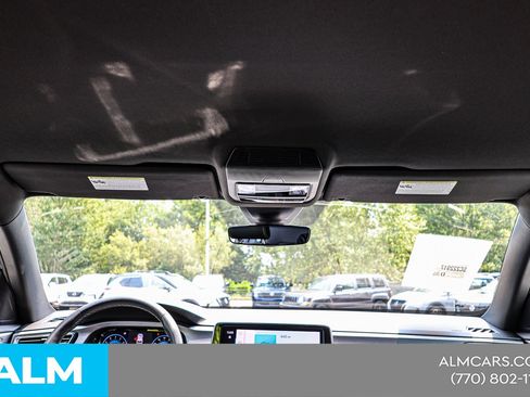 Used 2025 Volkswagen Atlas Cross Sport SE FWD image 43