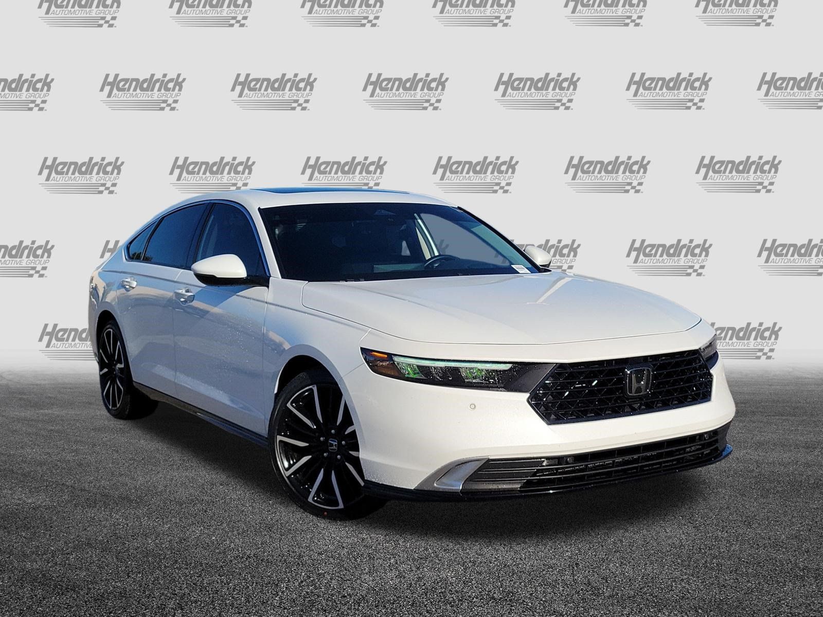Used 2024 Honda Accord Touring image 2