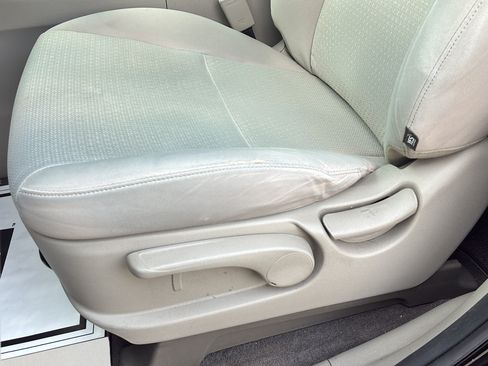 Used 2018 Kia Sedona L FWD image 23