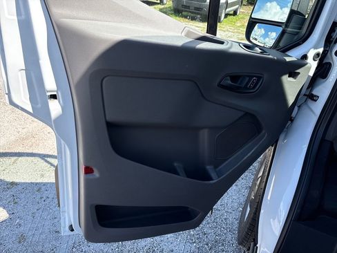 New 2026 Ford Transit 250 148 Medium Roof RWD image 23