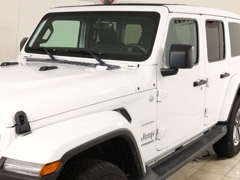 Used 2022 Jeep Wrangler Unlimited Sahara w/ LED Lighting Group AWD/4WD image 46
