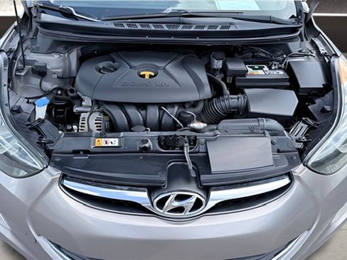 Used 2013 Hyundai Elantra GLS w/ Preferred Pkg FWD image 4