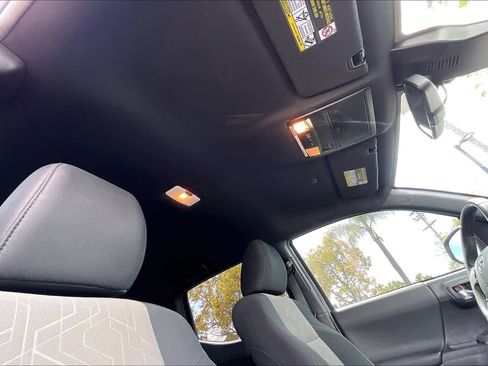 Used 2023 Toyota Tacoma TRD Sport image 13