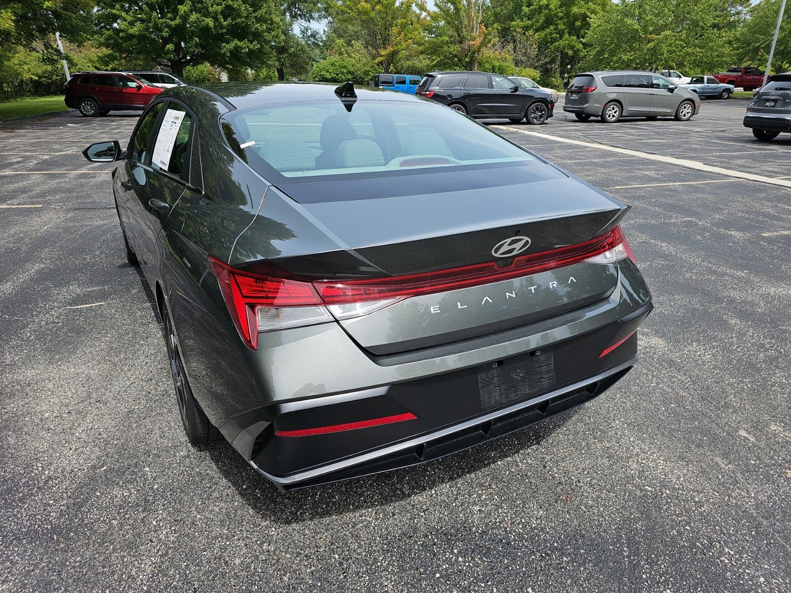 Used 2025 Hyundai Elantra SEL FWD image 3