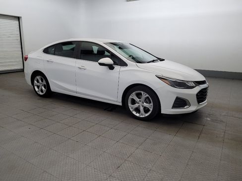 Used 2019 Chevrolet Cruze Premier w/ Driver Confidence II Package FWD image 11