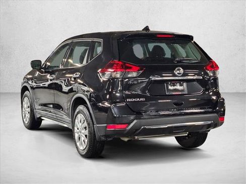 Used 2018 Nissan Rogue S image 7