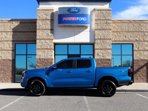 New 2025 Ford Ranger Lariat w/ Black Appearance Package image 9