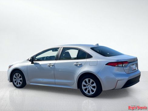 Certified 2025 Toyota Corolla LE FWD image 5