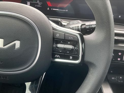 Certified 2024 Kia Sorento LX FWD image 23