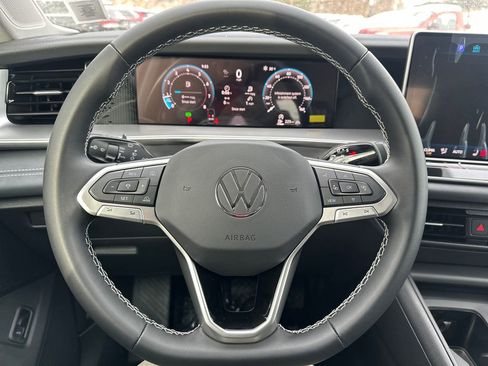 New 2026 Volkswagen Tiguan SE image 7