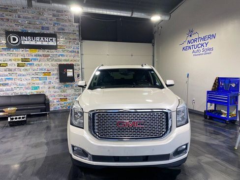 Used 2015 GMC Yukon XL Denali w/ Touring Package AWD/4WD image 4