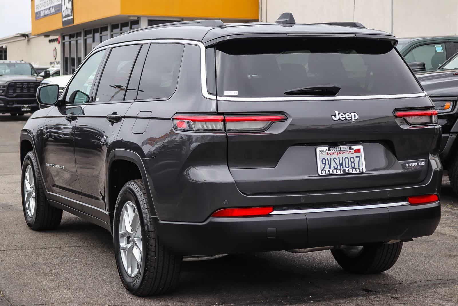 Used 2025 Jeep Grand Cherokee L Laredo RWD image 5
