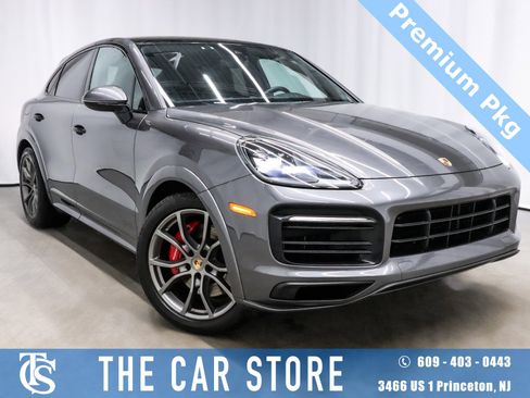 Used 2023 Porsche Cayenne GTS w/ Premium Package image 1